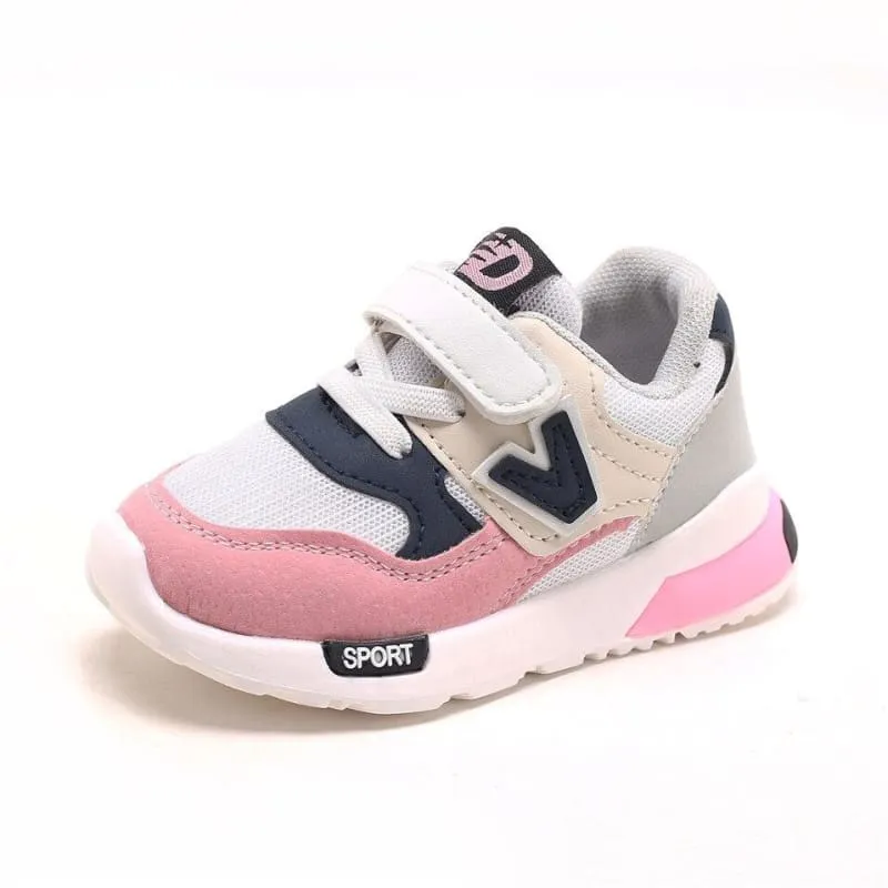 Soft And breathable children's sports shoes